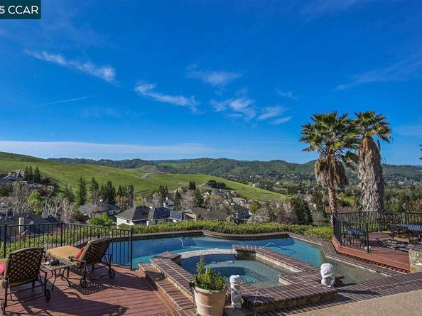 460 Silver Hollow Dr., Walnut Creek CA 94598