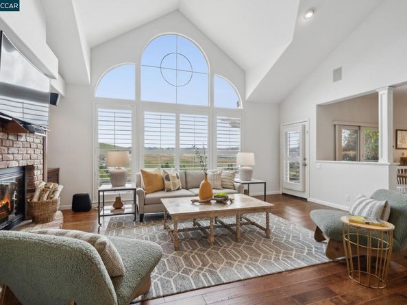 460 Silver Hollow Dr., Walnut Creek CA 94598