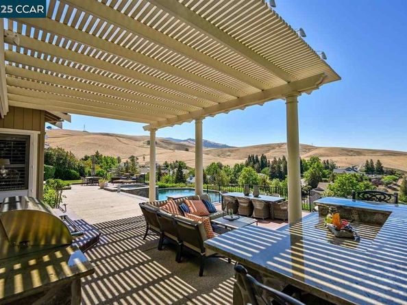 460 Silver Hollow Dr., Walnut Creek CA 94598