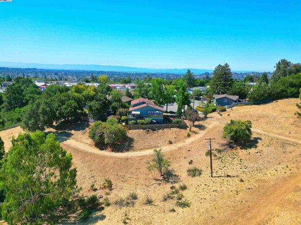 5295 Winifred Dr, Castro Valley CA 94546