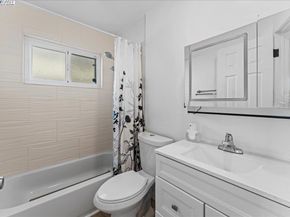 5121 Burlingame Ave, Richmond CA 94804