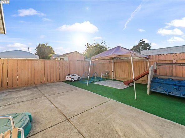 5121 Burlingame Ave, Richmond CA 94804