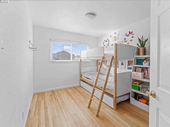 5121 Burlingame Ave, Richmond CA 94804