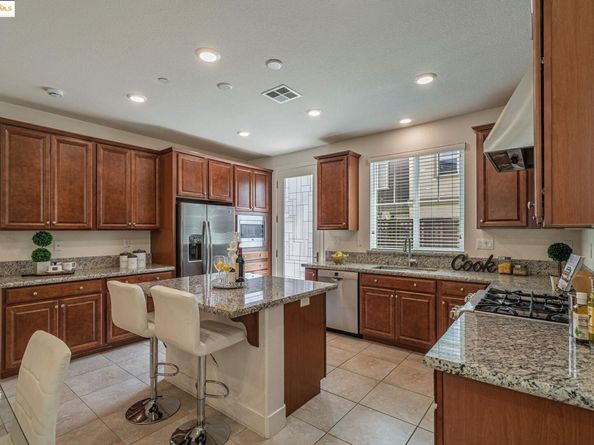 2843 Alliston Loop, Dublin CA 94568