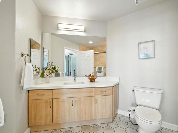 1121 40Th St 1401, Emeryville CA 94608