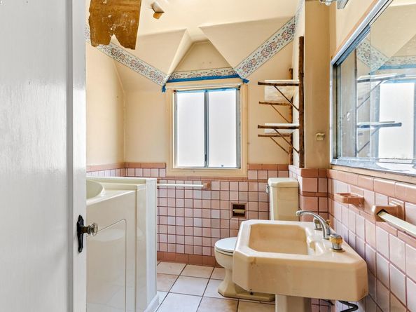 4616 Meldon Ave, Oakland CA 94619