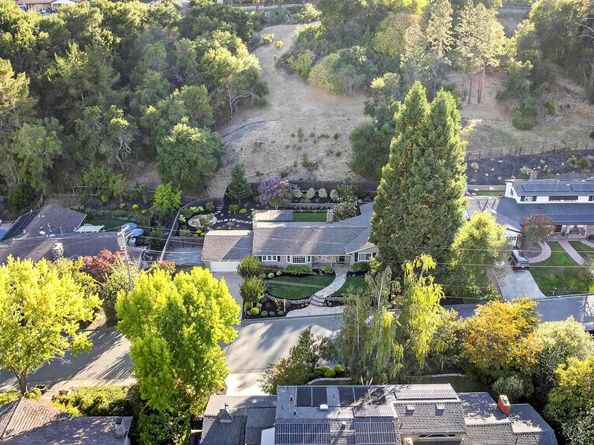 67 Lynwood Pl, Moraga CA 94556
