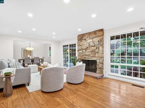 67 Lynwood Pl, Moraga CA 94556
