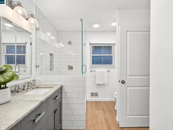 67 Lynwood Pl, Moraga CA 94556