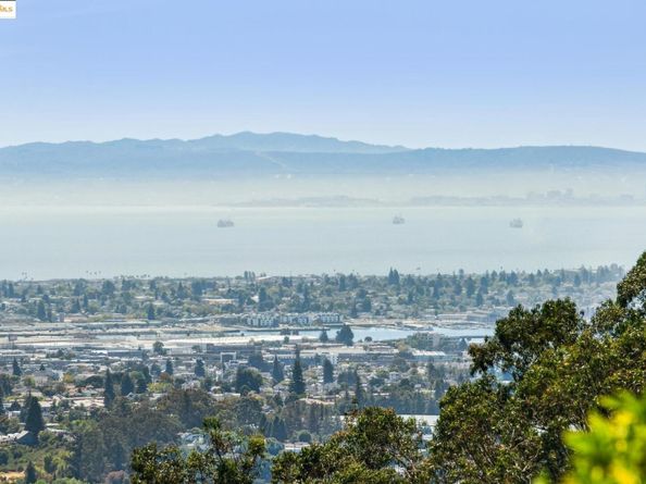 2120 Braemar Rd, Oakland CA 94602