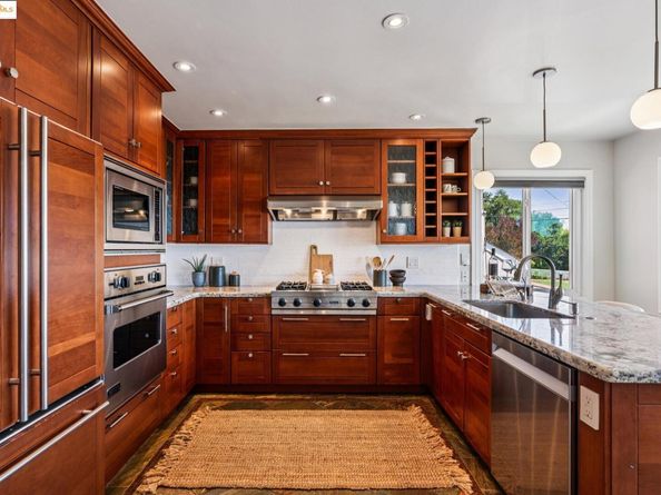 2120 Braemar Rd, Oakland CA 94602