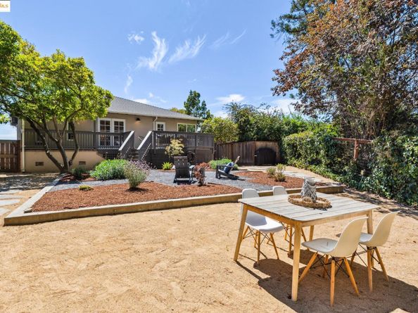 2120 Braemar Rd, Oakland CA 94602