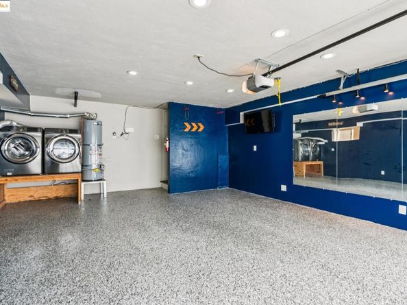 2120 Braemar Rd, Oakland CA 94602