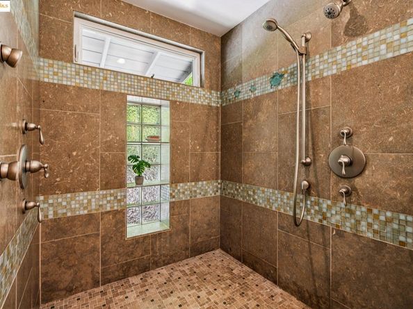 2120 Braemar Rd, Oakland CA 94602
