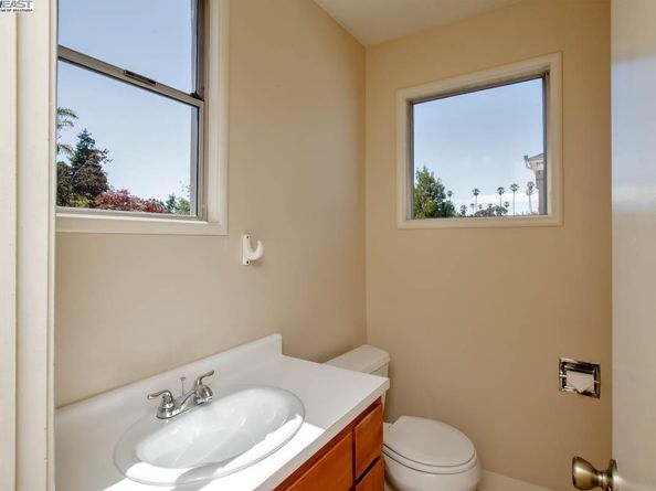920 Centennial Ave, Alameda CA 94501