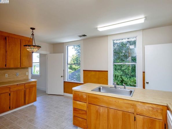 920 Centennial Ave, Alameda CA 94501