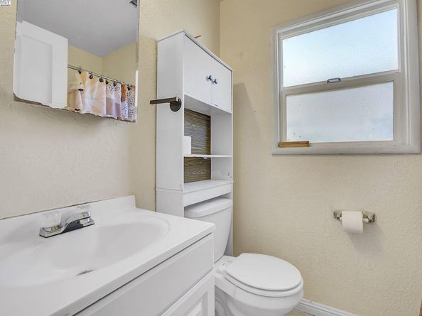 514 Cascade Rd, San Leandro CA 94577
