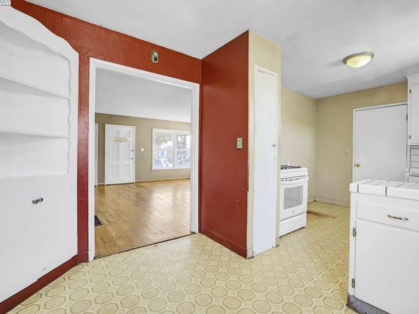 514 Cascade Rd, San Leandro CA 94577