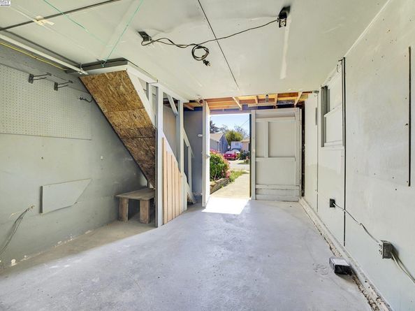 514 Cascade Rd, San Leandro CA 94577