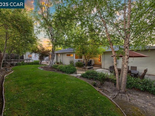 41 Iris Ln, Walnut Creek CA 94595