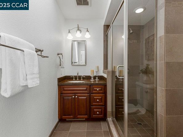 41 Iris Ln, Walnut Creek CA 94595