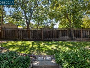 41 Iris Ln, Walnut Creek CA 94595