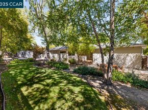 41 Iris Ln, Walnut Creek CA 94595