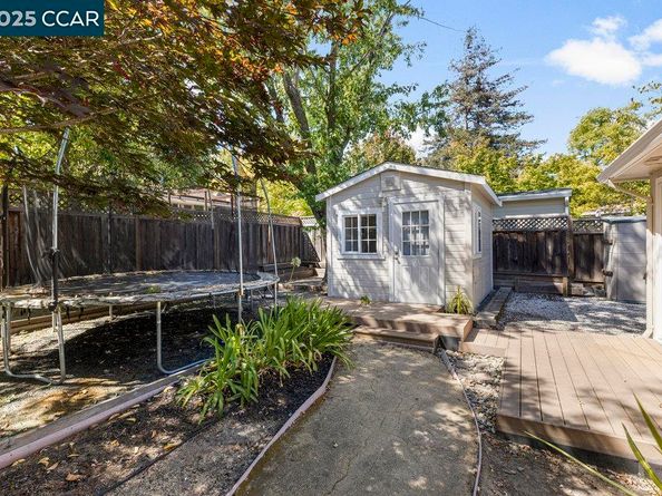 41 Iris Ln, Walnut Creek CA 94595