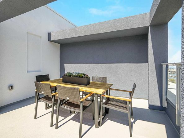 2388 Stanford Street, Alameda CA 94501
