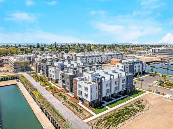 2388 Stanford Street, Alameda CA 94501