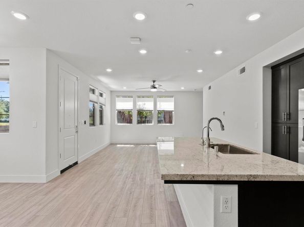5821 Midnight Pl D, Dublin CA 94568
