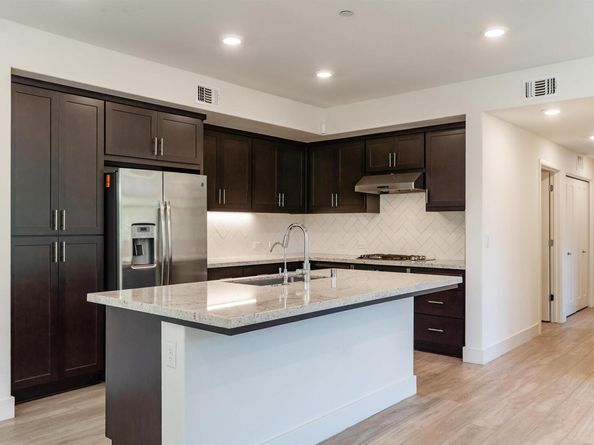 5821 Midnight Pl D, Dublin CA 94568