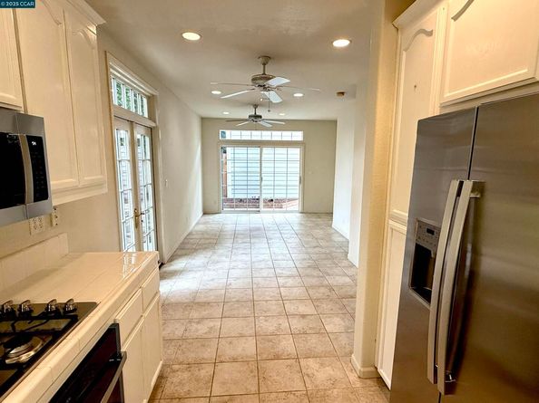 54 Village Square Pl, Pleasant Hill CA 94523