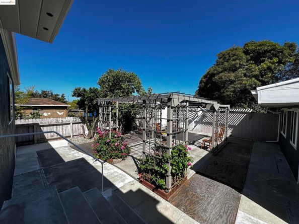 2119 Lincoln Ave, Richmond CA 94801