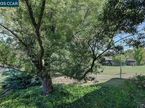 3210 Rossmoor Pkwy 2, Walnut Creek CA 94595