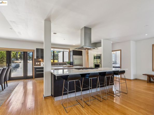 2912 Hillside DR, Burlingame CA 94010