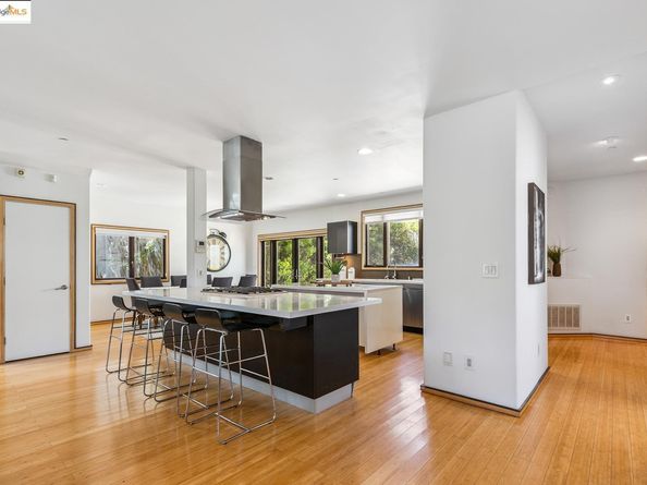 2912 Hillside DR, Burlingame CA 94010