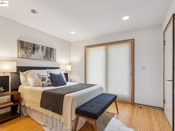 2912 Hillside DR, Burlingame CA 94010