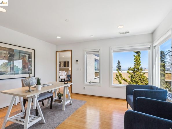 2912 Hillside DR, Burlingame CA 94010