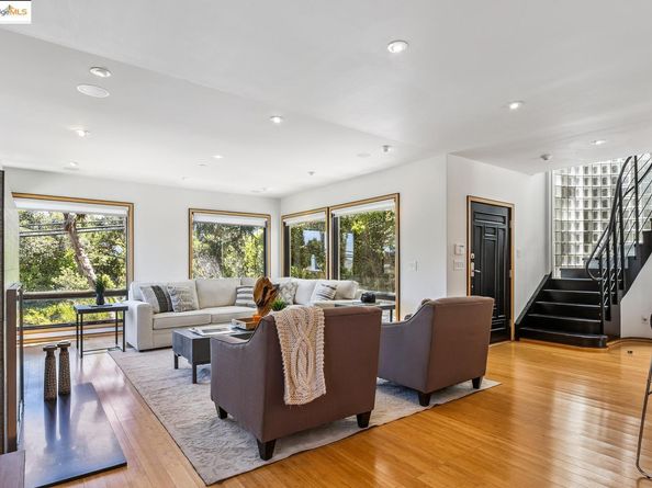 2912 Hillside DR, Burlingame CA 94010