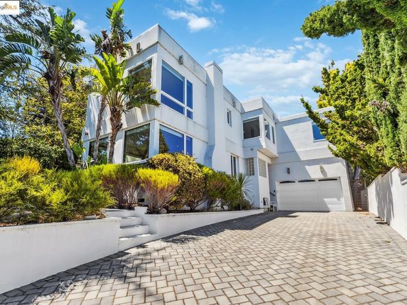 2912 Hillside DR, Burlingame CA 94010