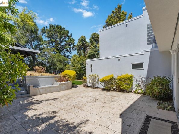 2912 Hillside DR, Burlingame CA 94010