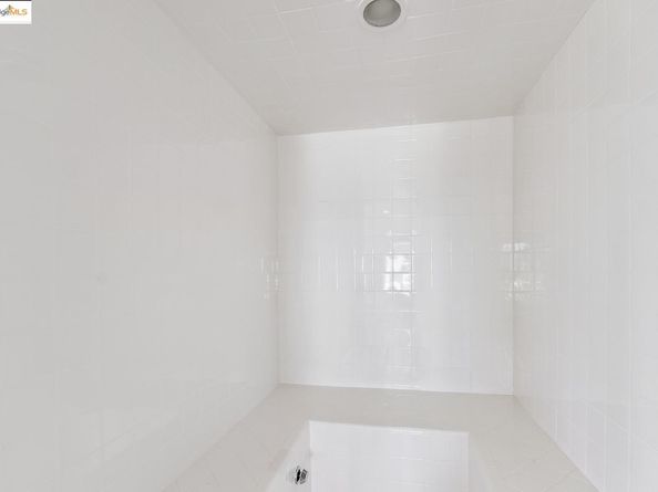 2912 Hillside DR, Burlingame CA 94010