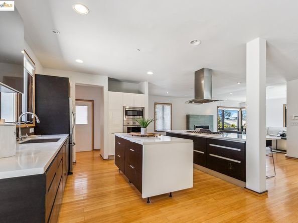 2912 Hillside DR, Burlingame CA 94010