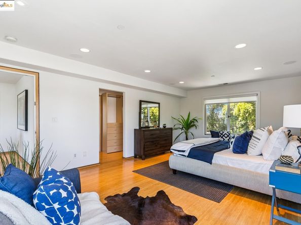 2912 Hillside DR, Burlingame CA 94010