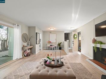 1605 Countrywood Ct