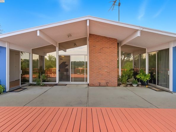 5605 Greenridge Rd, Castro Valley CA 94552