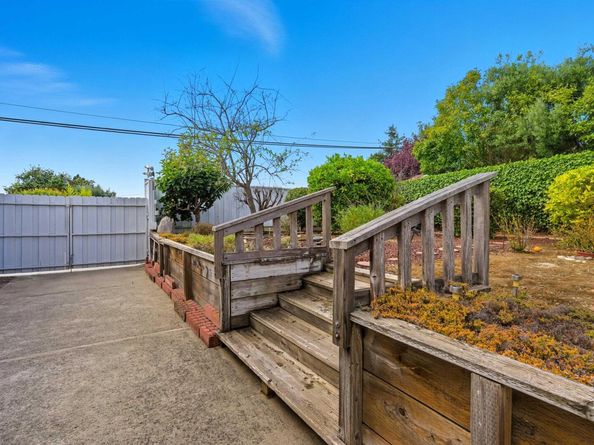 5605 Greenridge Rd, Castro Valley CA 94552