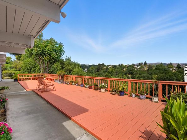 5605 Greenridge Rd, Castro Valley CA 94552