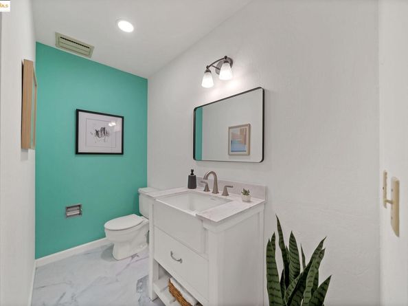 3501 35Th Ave 2, Oakland CA 94619